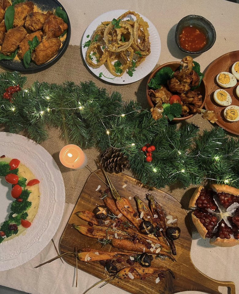 Để bữa ăn hợp khẩu vị và đúng theo sở thích của gia đình Vân Anh thường nấu các món Việt Nam. Thỉnh thoảng 9X sẽ "pha" lẫn đồ Âu vào những bữa tiệc của gia đình.