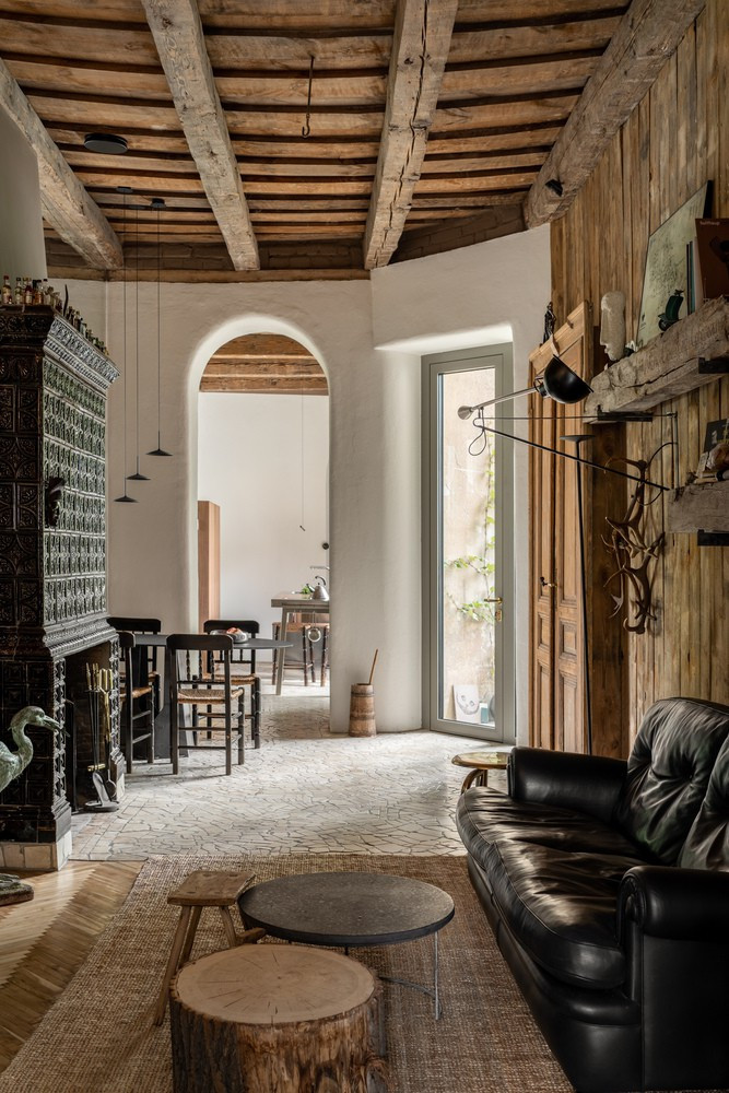 Một tấm thảm thủ công thêm vào cho khu vực phòng khách.