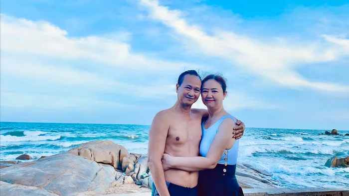 Xuyên suốt loạt ảnh là những khoảnh khắc đại gia đình của Midu đang tận hưởng chuyến đi nghỉ dưỡng.