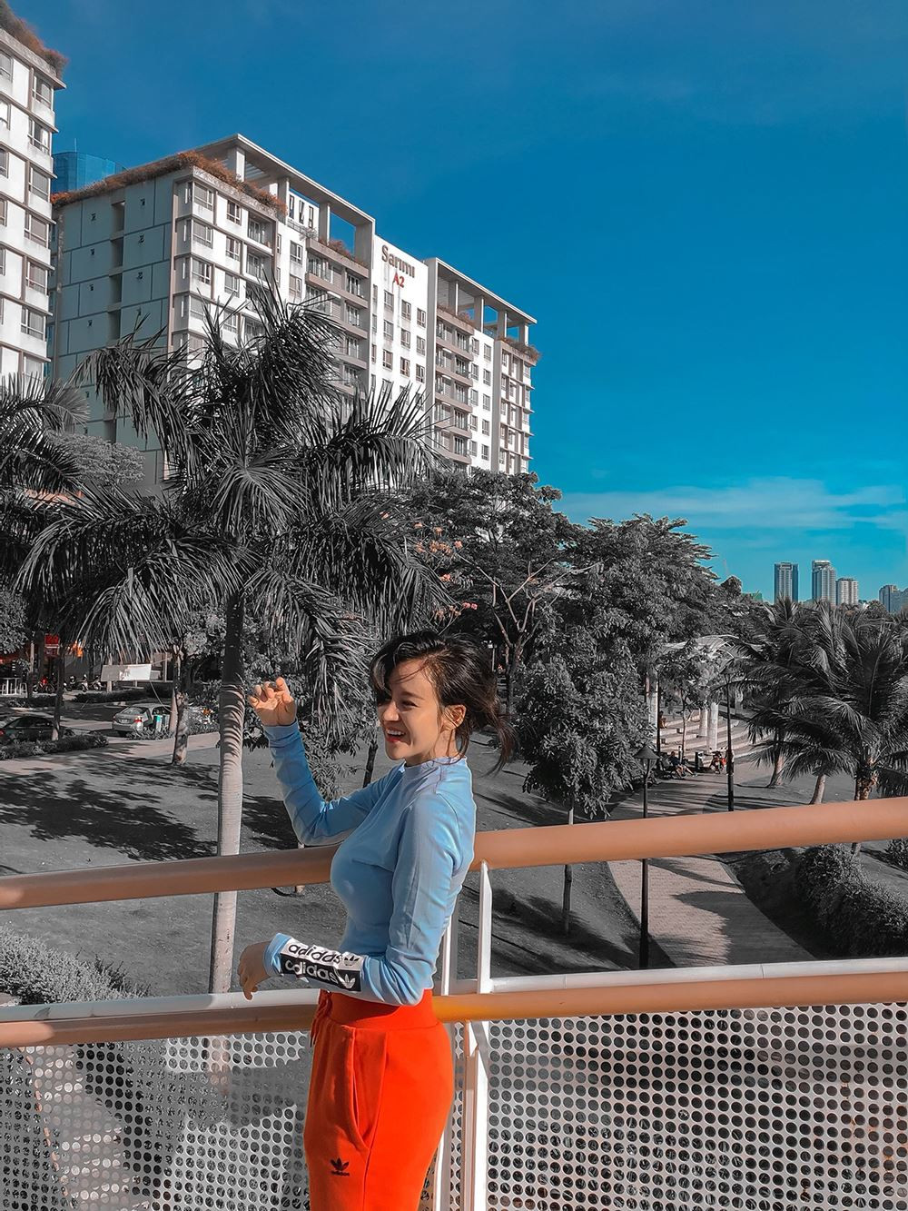 Sau sau 8 năm nổi tiếng trở thành hiện tượng mạng, hot girl bà Tưng gần như chọn cách sống "ở ẩn", tránh xa thị phi.