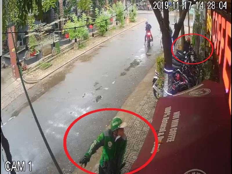 Ngay khi được chia sẻ, đoạn clip khiến nhiều người bức xúc về sự táo tợn và tinh vi của những thanh niên khỏe mạnh dàn cảnh cướp giật tài sản của người dân.