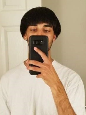 Nhận về quả đầu thảm họa vì tin tưởng bạn gái và mong muốn tạo công ăn việc làm cho các cô nàng nhưng tờ Unilad tin rằng đầu tóc này sẽ là động lực để các chàng trai ở nhà nhiều hơn giữa mùa dịch bệnh.