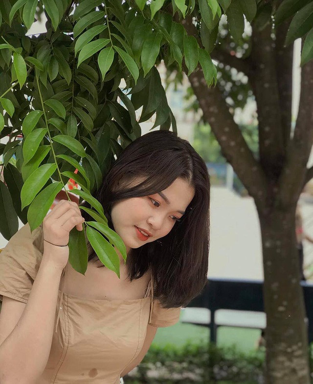 Còn nói về vai trò giáo viên mầm non của mình, Thùy Linh cho biết bản thân cô nghề "gõ đầu trẻ" cần có lòng yêu thương, kiên nhẫn, có tinh thần trách nhiệm cao, nắm vững những kiến thức kỹ năng cần thiết và có khả năng kiềm chế tốt.