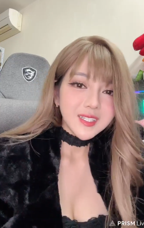 Một trong những điều nổi bật nhất khi nói về Trang Bít Tết chính là sắc vóc "vượt thời gian" của cô.