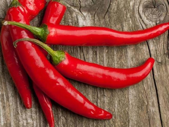 Ớt: Trong ớt chứa hợp chất capsaicin có hoạt tính kháng sinh cao, giúp chống lại nhiều vi khuẩn là mầm mống gây bệnh cho con người.