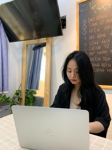 Hiện tại, lượng người theo dõi của Cô giáo Vật lý Minh Thu đang tăng chóng mặt, fanpage đã sở hữu hơn 600 ngàn lượt theo dõi.