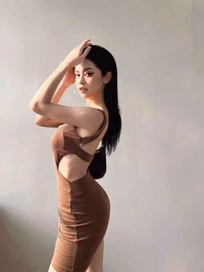 Hàn Hằng sở hữu khuôn mặt bầu bình, dễ thương, đôi môi chúm chím nhìn cực đáng yêu.