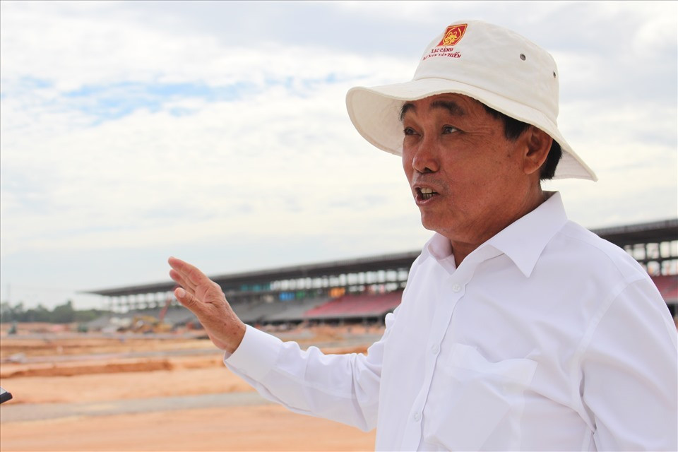 Đây là tài khoản có tích xanh duy nhất, chồng nữ CEO khu lịch Đại Nam thường dùng để chia sẻ các bài viết về phật pháp. Các facebook có hàng trăm nghìn lượt follow mang tên ông đều là giả mạo.