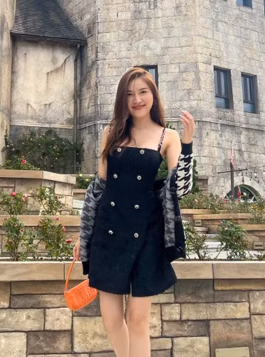 Cụ thể, dưới bài viết của Thanh Thanh Huyền những bình luận như: "Nuột nà quá nha", "Ngày càng giỏi, càng đẹp em ơi", "Xinh mà khéo nữa",...