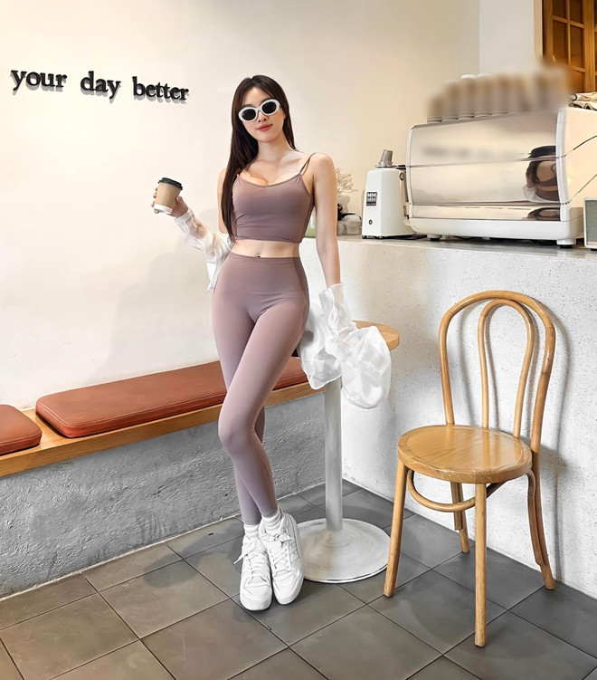 Bài đăng của Thanh Thanh Huyền nhanh chóng nhận được nhiều sự quan tâm của dân mạng, nhiều người dành lời khen ngợi cho body ngày càng nóng bỏng của cô nàng.