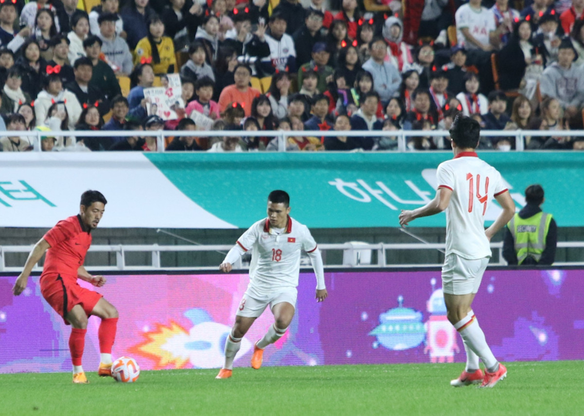 Thua tan nat truoc Han Quoc, tuyen Viet Nam hoan toan lep ve-Hinh-2