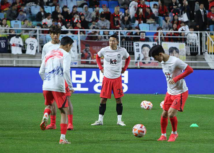 Thua tan nat truoc Han Quoc, tuyen Viet Nam hoan toan lep ve-Hinh-7