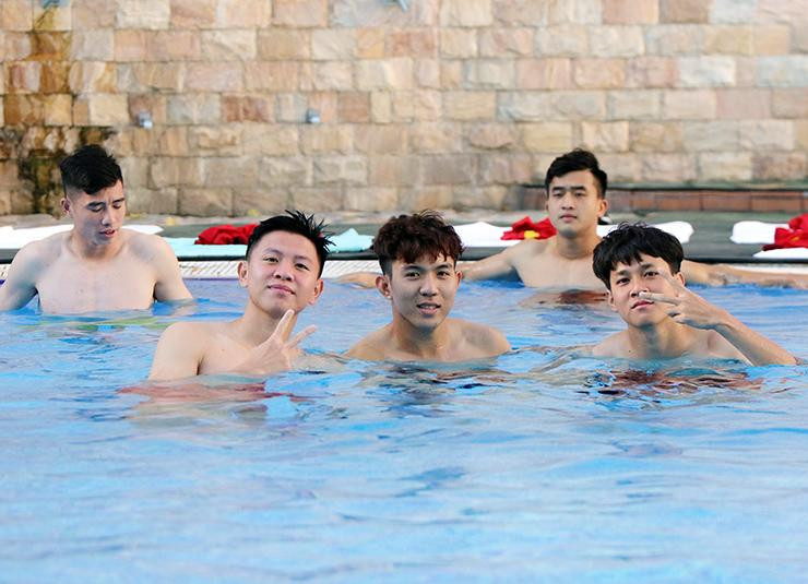 Với một cầu thủ chuyên nghiệp, bên cạnh việc rèn luyện tốt về chuyên môn, ngoại hình cũng có tác động rất lớn đến thành công của họ.