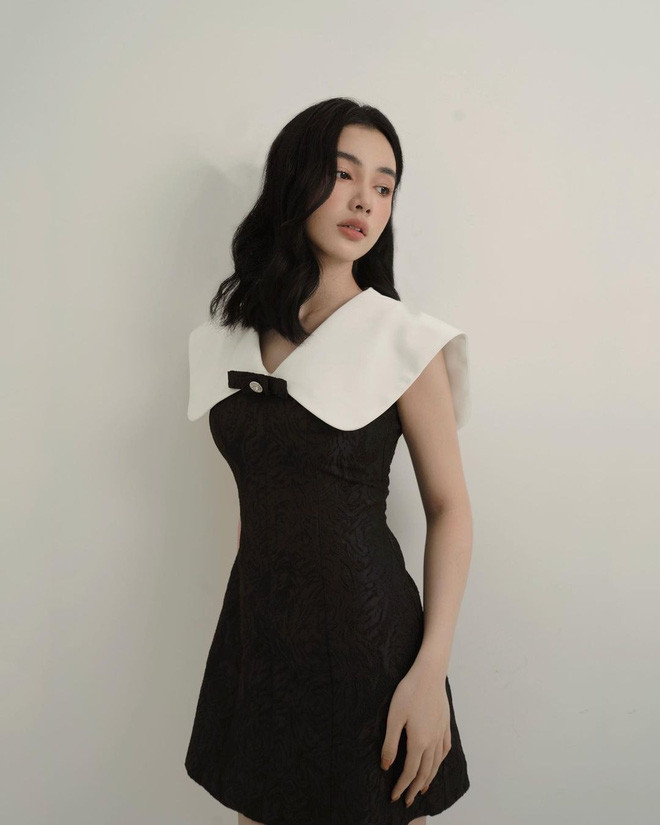 Bỏ qua những ồn ào tình cảm, không thể phủ nhận được rằng càng ngày, phong độ nhan sắc của Nguyễn Thị Cẩm Đan càng thăng hạng. Từ thần thái đến vóc dáng, không ít lần người đẹp 2K2 đã khiến cả cõi mạng phải trầm trồ.