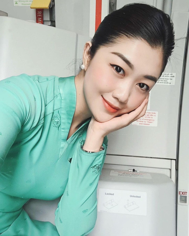 Tôn Nữ Nam Phương là nữ tiếp viên hàng không nổi tiếng của hãng Vietnam Airlines. Mới đây, trên trang cá nhân, cô nàng vừa chia sẻ trải nghiệm bị người khác "mượn" hình ảnh cá nhân để PR, để mạo danh bán hàng - đặc biệt là bán hàng xách tay.