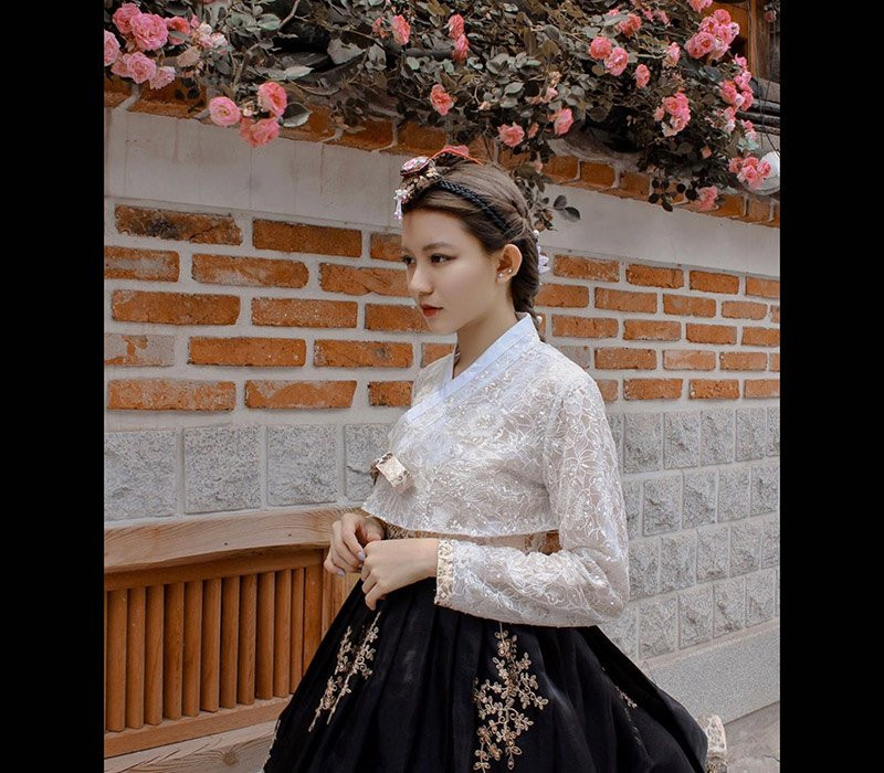 Trời không cho ai tất cả nhưng với Phương Vy thì lại là trường hợp ngoại lệ, đã xinh đẹp bội phần mà cô nàng còn có một đôi chân thon dài như một người mẫu chuyên nghiệp khiến ai cũng ao ước.