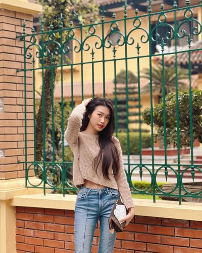 Đoàn Văn Hậu cũng từng khiến cộng đồng mạng dậy sóng khi xuất hiện để cổ vũ Doãn Hải My trong cuộc thi hoa hậu Việt Nam.