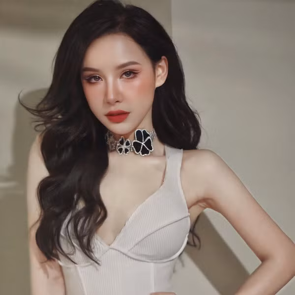 Sáng 16/9, Yến Tattoo đã chính thức lên tiếng về sự việc. Cô thừa nhận mình đã fake bill chuyển khoản nhưng không phải vì “phông bạt” mà để “người cho Yến ứng tiền biết được là mình có ủng hộ và nếu có xin ứng thêm các bên khác thì cũng sẽ có cơ sở để họ nhìn vào”. Cô cũng khẳng định con số được fake không phải 500 triệu như nhiều người đang nói.