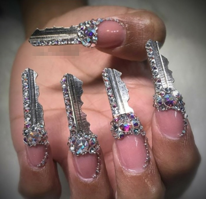 Bộ nail dành cho những cô gái "não cá vàng" khi thường xuyên quên đủ loại chìa khóa.