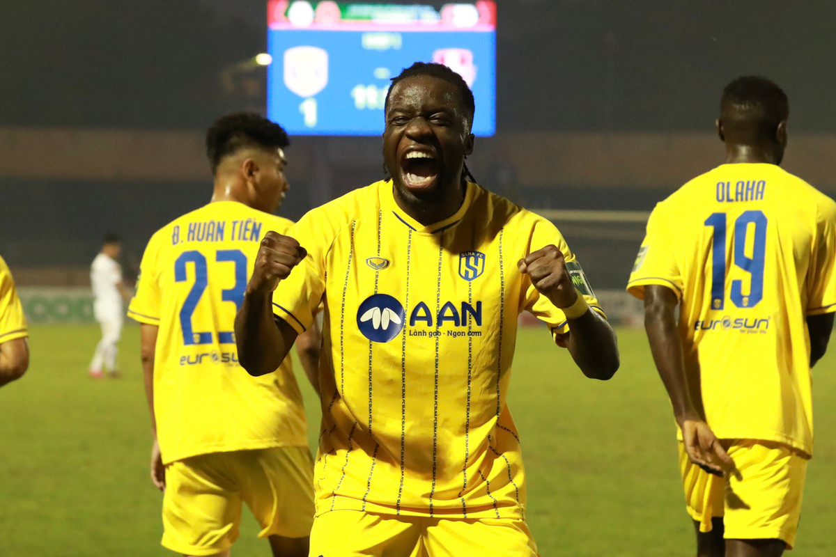 Bi Hai Phong cam hoa 1-1, CLB SLNA chua biet du vi chien thang-Hinh-2