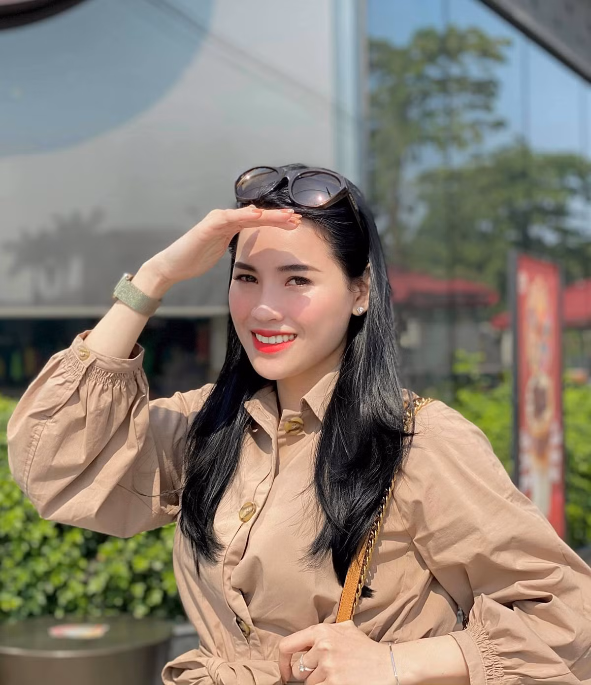 Hà Linh cũng cho rằng từ thời điểm trên, không ai có thể đưa ra bằng chứng nào về báo giá hay email hợp đồng để chứng minh cô nhận quảng cáo từ nhãn hàng.