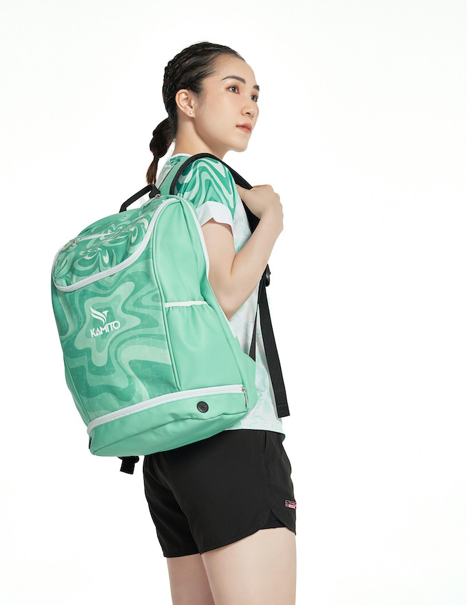 Ba xa Tien Minh ngai ngung tren san catwalk trong vai tro moi-Hinh-4