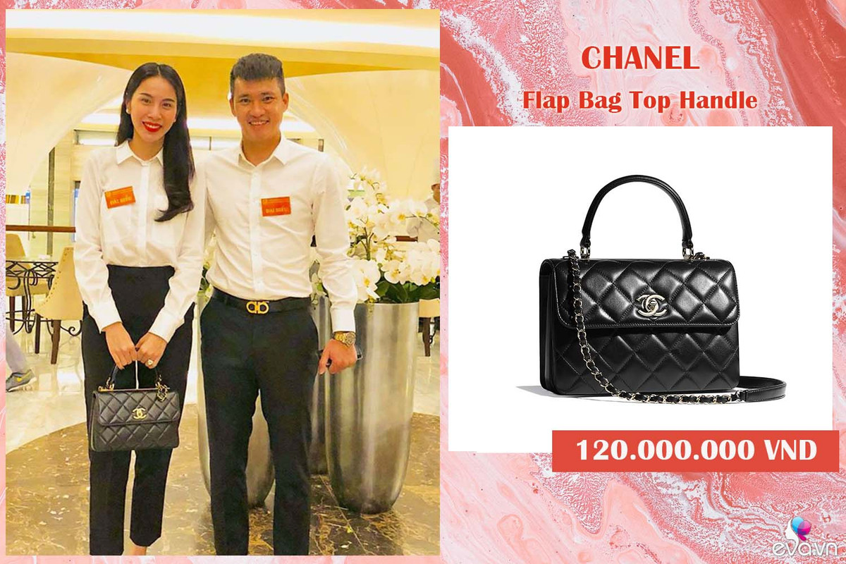 Một lần khác, khi diện sơmi kín như bưng và quần ống côn như nữ sinh, ít ai ngờ rằng trên tay Thủy Tiên lại xách theo chiếc túi hàng hiệu Chanel 120 triệu đồng.