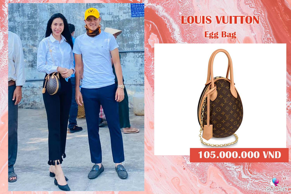 Dù không xuất hiện thường xuyên trong các sự kiện giải trí mà để thời gian vào kinh doanh và chăm con nhưng cặp đôi Công Vinh - Thuiyr Tiên vẫn giữ được sức hút trong lòng người hâm mộ. Xuất hiện bất kì đâu, cả hai cũng đều thu hút sự chú ý của dân tình bằng phong cách thời trang chỉn chu, thanh lịch và đầy sang chảnh.