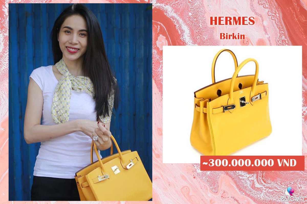 Bên cạnh Hermes Kelly, Thủy Tiên còn sở hữu loạt túi Hermes Birkin đắt đỏ có giá thành rơi vào khoảng hơn 300 triệu đồng với nhiều màu sắc và kích thước khác nhau. Dù chưa từng khoe cận cảnh tủ đồ hiệu hay làm vlog "đập hộp" như bao mỹ nhân khác, bà xã Công Vinh vẫn là nàng WAGs có khối tài sản kếch xù mà ai cũng ngưỡng mộ.
