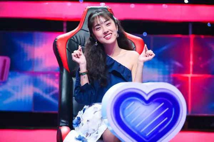 Lý do là bởi khi phát hiện người này đang tán tỉnh một cô gái khác, Misoa Kim Anh đã yêu cầu anh phải giải thích.