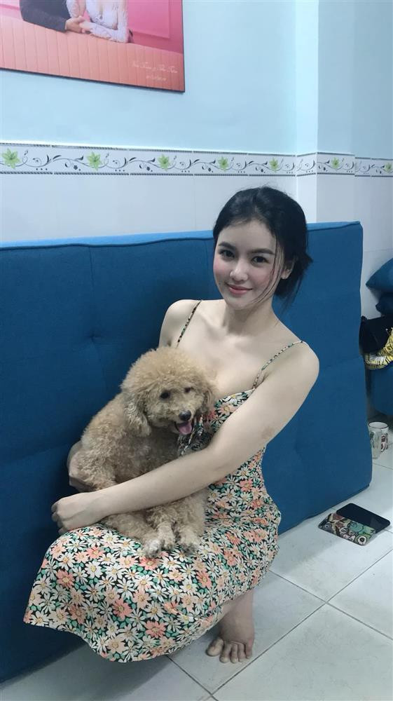 Dù ở nhà nhưng Quế Long cũng cho ra lò bức ảnh sống ảo thần thái chất lừ.