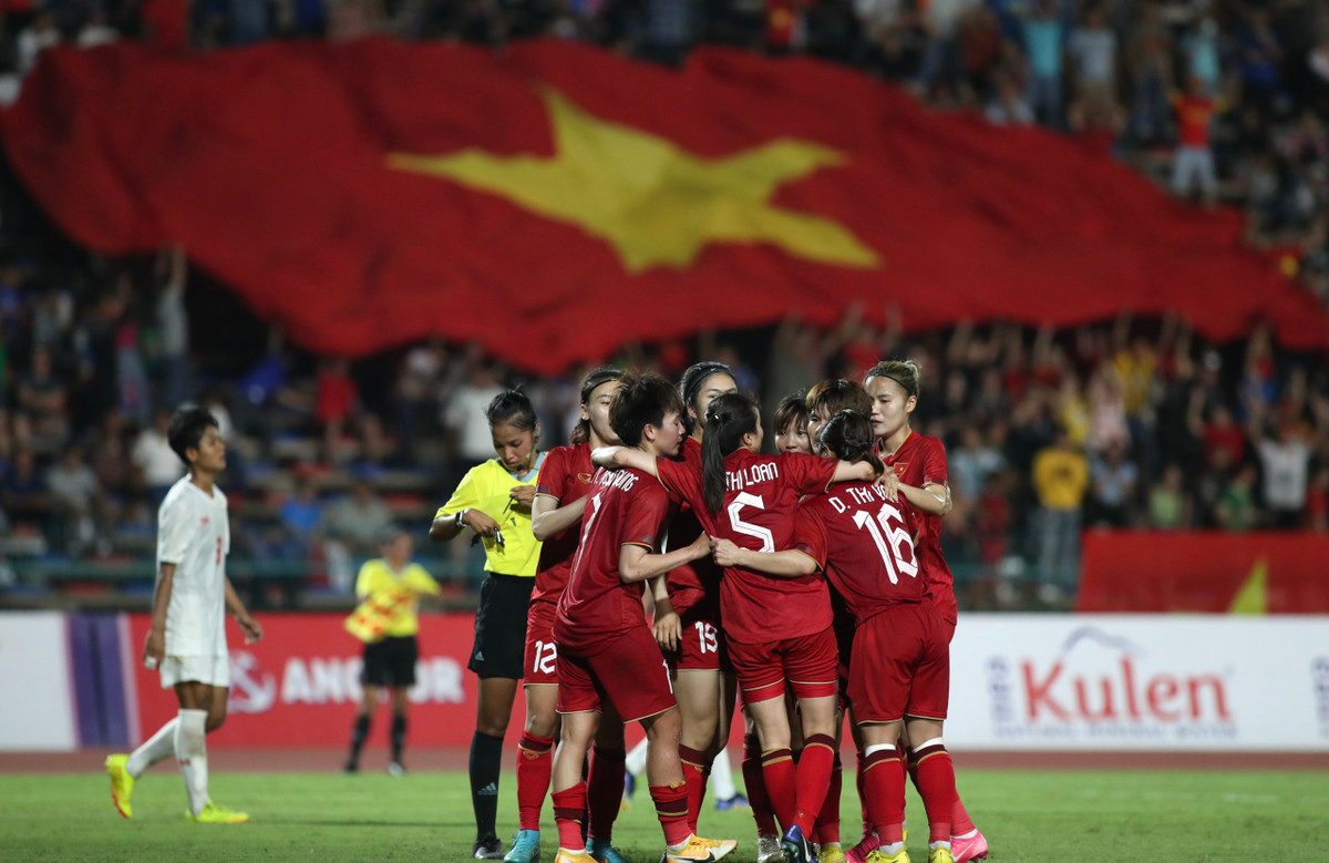 Bong da nu Viet Nam gianh 4 HCV SEA Games lien tiep