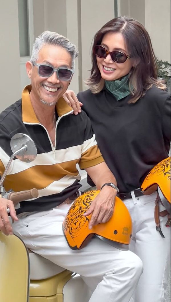 Chồng phong độ, lịch lãm, vợ tươi tắn, đoan trang, cả 2 cùng nhau tạo nên 1 khung hình xứng đôi vừa lứa vô cùng.