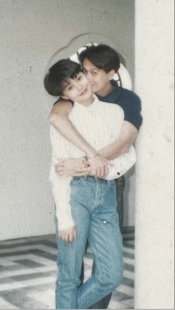 "Ông chú Polo" cũng từng chia sẻ những bức hình chụp từ năm xưa cùng với vợ. Có thể thấy từ thời trẻ, hai vợ chồng đã là một cặp đôi hoàn hảo, tài sắc vẹn toàn.