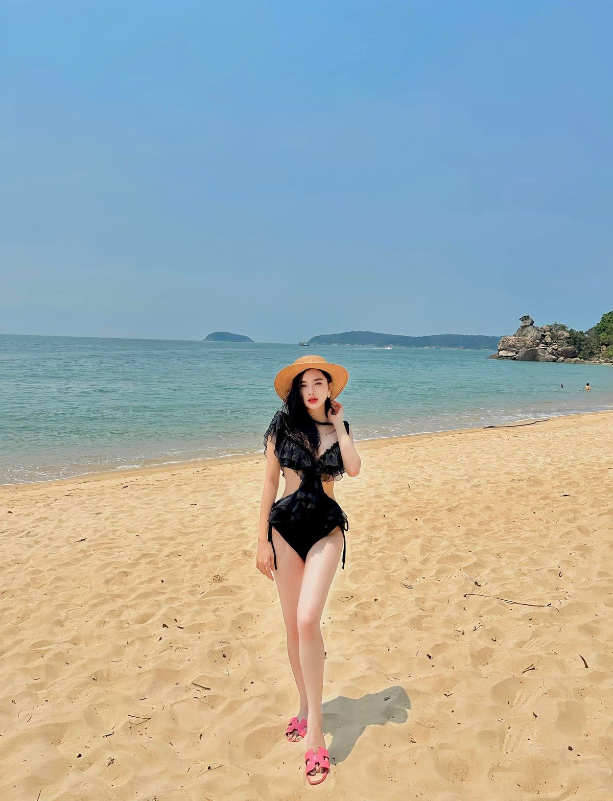 Có bố mẹ giỏi giang trong kinh doanh, Quỳnh Phương học hỏi được rất nhiều điều. Thần tượng của cô chính là người bố mẫu mực, không gia trưởng, không nhậu nhẹt, luôn chăm chỉ kiếm tiền để lo cho vợ con, hết mực chăm sóc, vun vén gia đình.