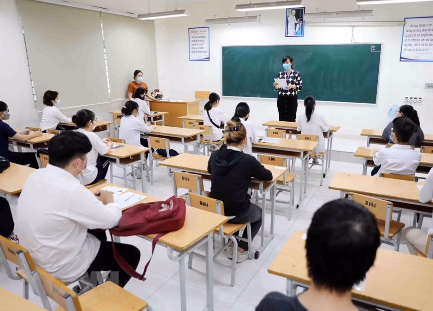 Ngày 28/7, Sở Giáo dục và Đào tạo Hà Nội có công văn gửi các cơ sở giáo dục về việc không tổ chức kỳ thi tốt nghiệp THPT đợt 2 và xét đặc cách tốt nghiệp THPT cho thí sinh do những diễn biến phức tạp của dịch COVID-19. (Ảnh: Thanh Tùng/TTXVN)