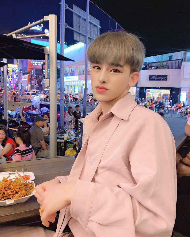 Trước khi gây bão ở cuộc thi Hoa Hậu Chuyển Giới, hiện tượng mạng Trần Đức Bo đã nổi đình đám từ năm 2017 đến nay.