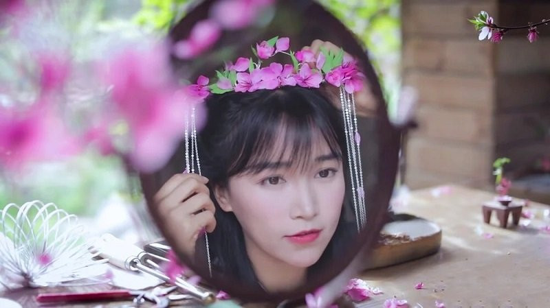 Lý Tử Thất trở thành nữ đại gia khi sở hữu khối tài sản hàng triệu USD. Theo thống kê, thu nhập trung bình hàng năm của cô rơi vào khoảng từ 7-8 triệu USD.