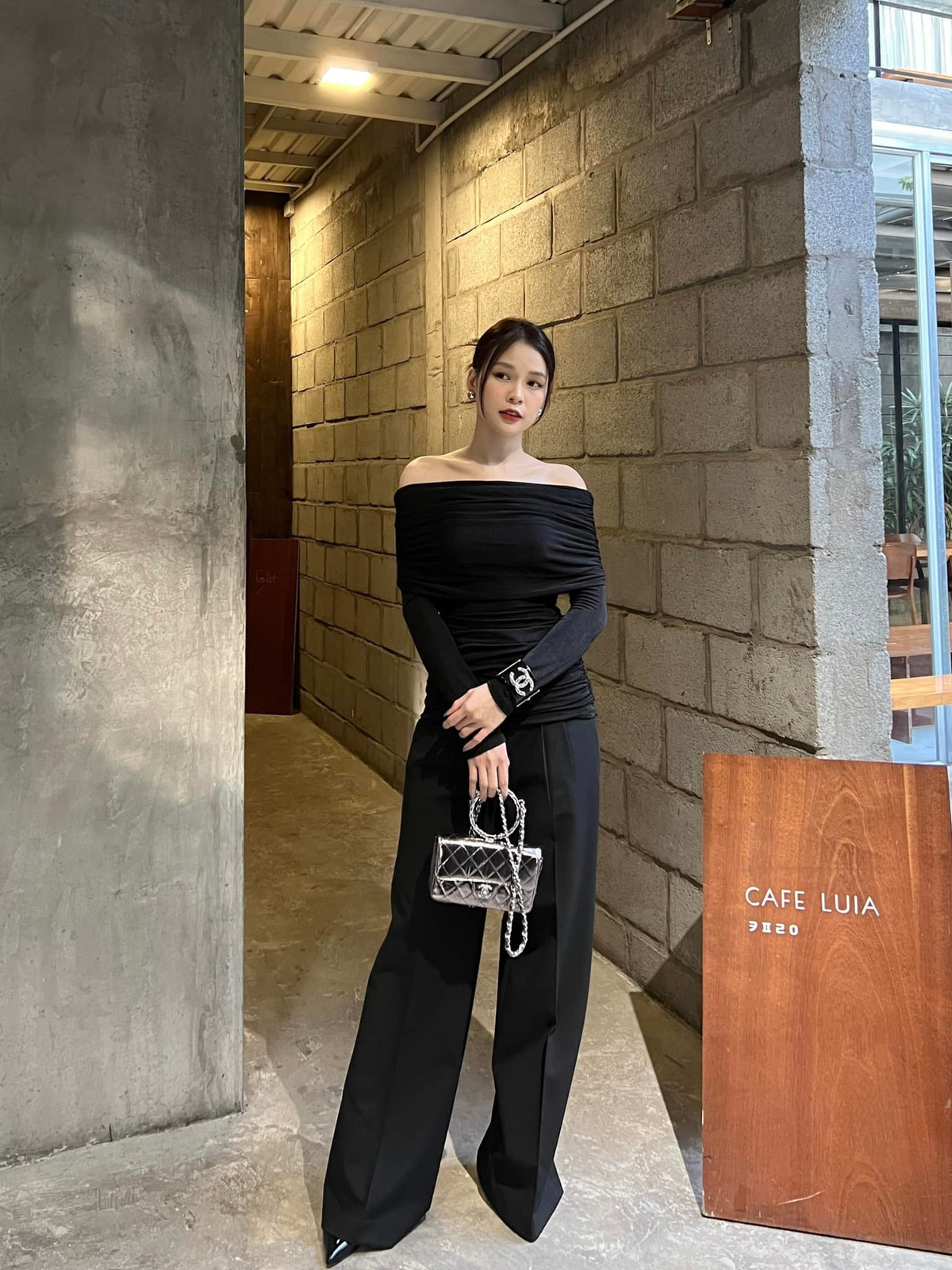 Thời gian gần đây, Sam xuất hiện trên sóng truyền hình với vai trò MC.