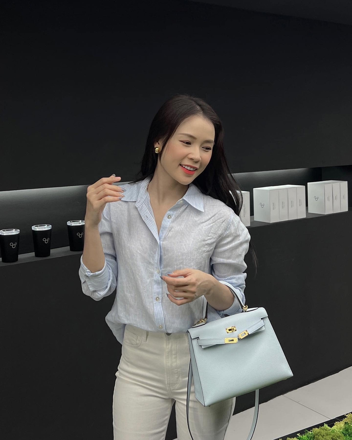 Dù không còn hoạt động nghệ thuật đều đặn như trước, nhưng Sam vẫn nhận được sự yêu quý và mến mộ từ phía khán giả.