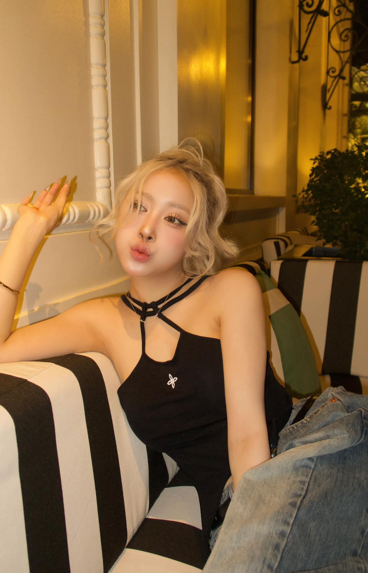 Vẫn chưa công khai hẹn hò với chàng trai nào, Á khôi xinh đẹp bày tỏ tiêu chí tìm bạn trai chỉ cần cao trên 1m72, không quan tâm thu nhập hàng tháng, chỉ cần có công việc ổn định.