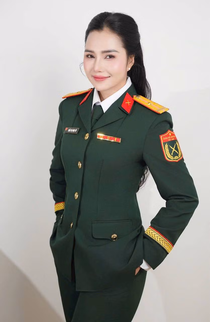 Thiếu tá Quân nhân chuyên nghiệp Trần Thị Ngọc Vũ (SN 1992, hiện đang công tác tại Nhà văn hóa, Phòng tuyên huấn Quân khu 7) vinh dự được góp giọng trong sự kiện lần này.