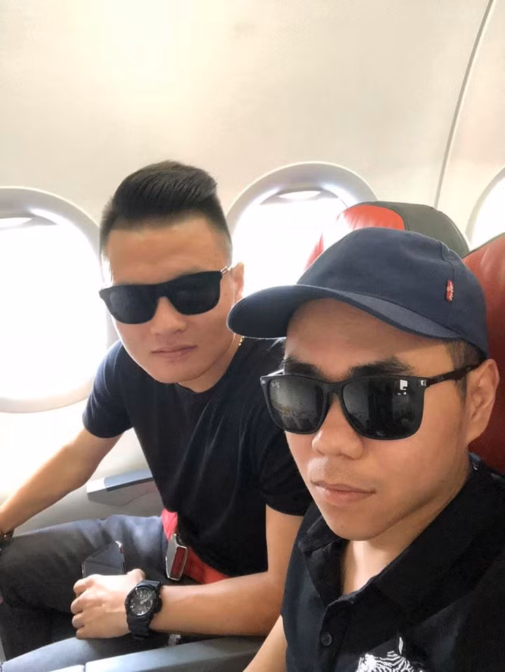 Trên trang cá nhân của mình, Hoàng Quân không ít lần khoe những khoảng khắc chụp ảnh chung với Quang Hải.