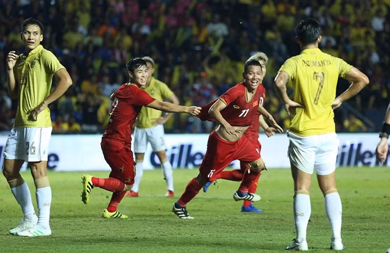 Trong phần lớn thời gian thi đấu, 2 đôi không ghi được bàn thắng. Phải chờ đến tận phút 89', nhờ pha đánh đầu cận thành của Anh Đức, đội tuyển Việt Nam chính thức vượt qua Thái Lan ngay trên sân khách và bước vào trận tranh cúp với Curacao.