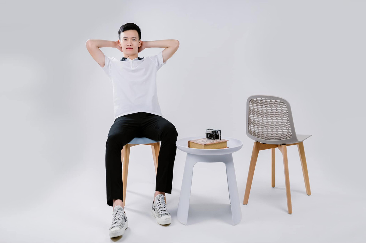 Khoảnh khắc Hoàng Đức tập trung trên sân, nụ cười nhẹ sau mỗi đường chuyền hay những lần ăn mừng đầy cảm xúc đều nhanh chóng trở thành xu hướng trên mạng.