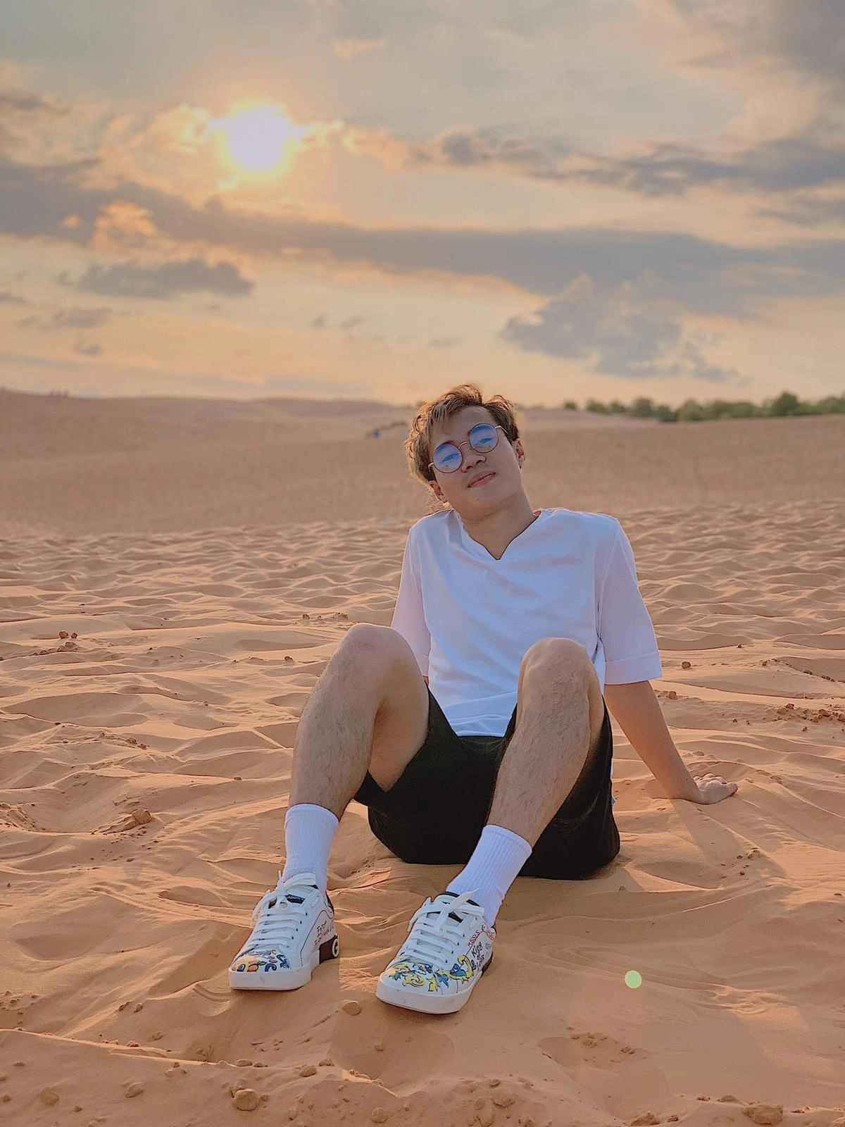 Mặc dù có nhiều thông tin về mối quan hệ tình cảm của Văn Toàn, nhưng hiện tại, chàng tiền đạo của đội tuyển Việt Nam vẫn đang độc thân.