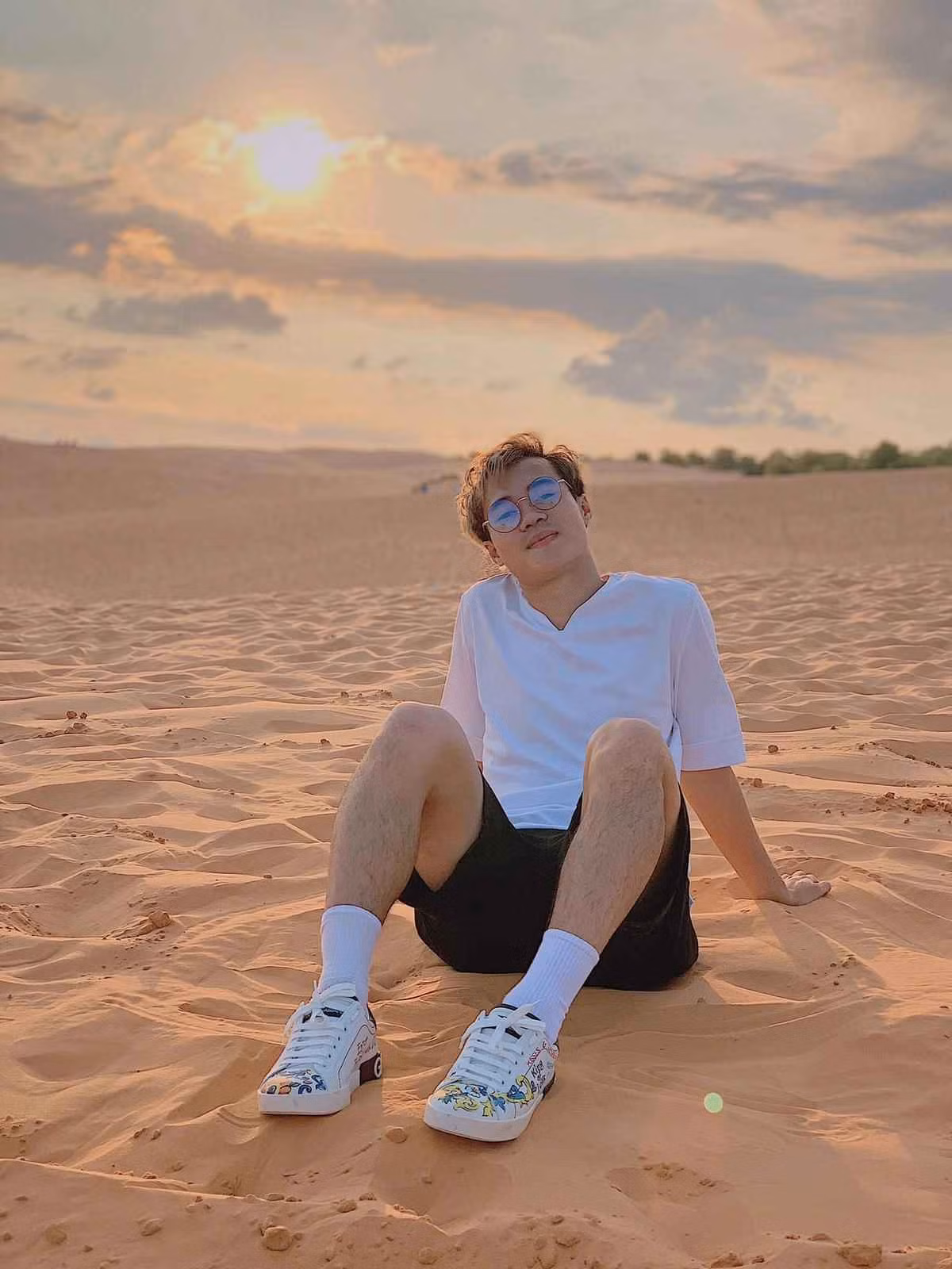 Mặc dù có nhiều thông tin về mối quan hệ tình cảm của Văn Toàn, nhưng hiện tại, chàng tiền đạo của đội tuyển Việt Nam vẫn đang độc thân.