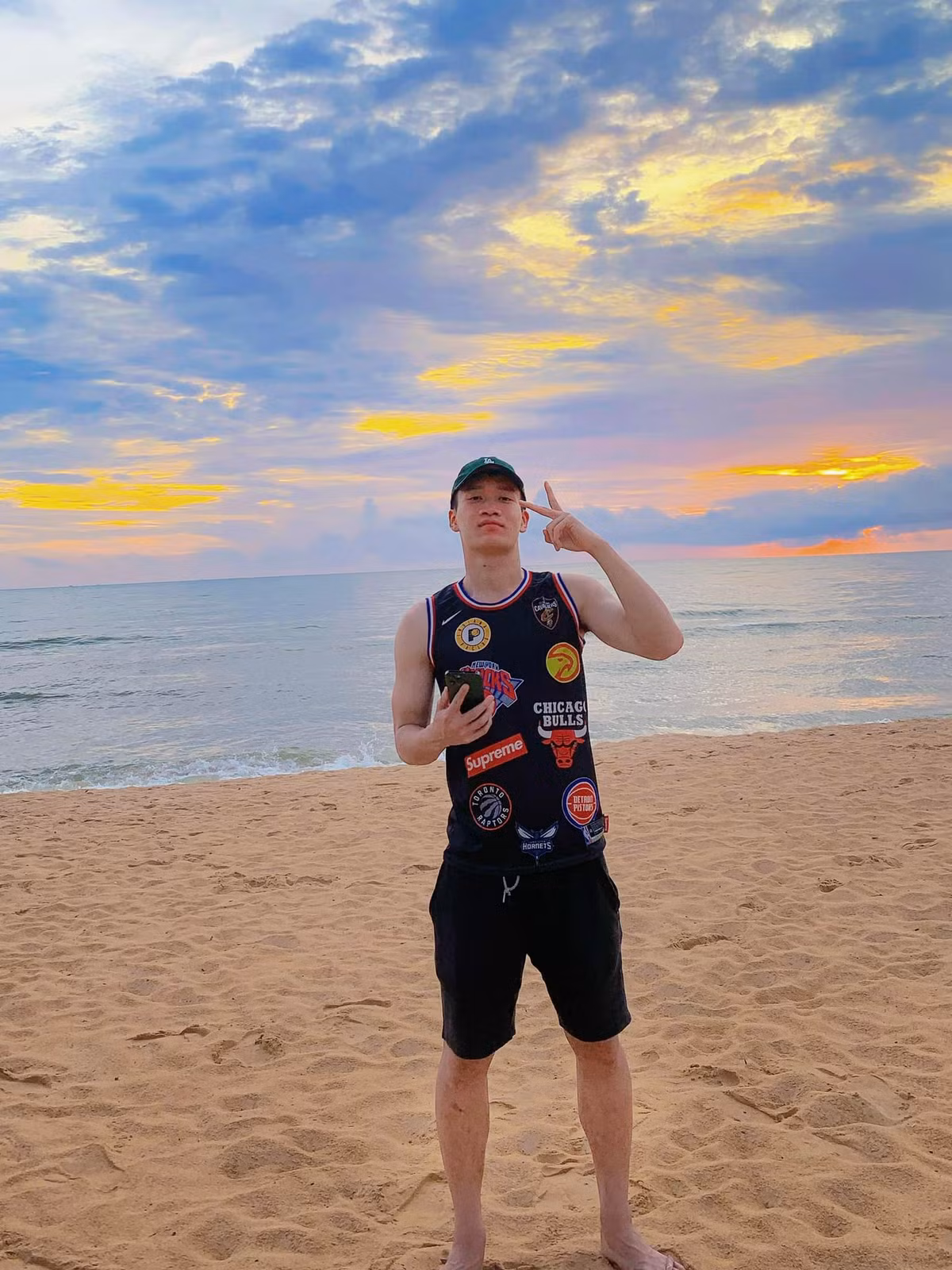 Nhiều fan nữ không ngại gọi Hoàng Đức là "nam thần sân cỏ" hay "soái ca AFF Cup".