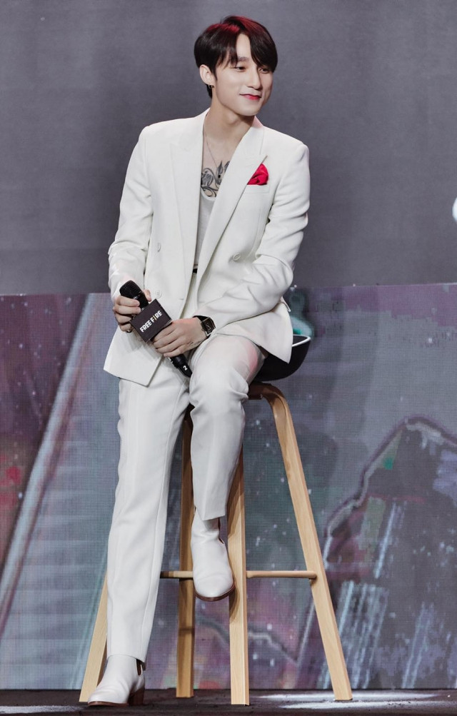 Thống kê từ trang này cũng cho biết, Sơn Tùng M-TP có gần 1,8 tỷ lượt views cho các clip trên kênh Youtube của anh và hơn 8,4 triệu lượt sub.