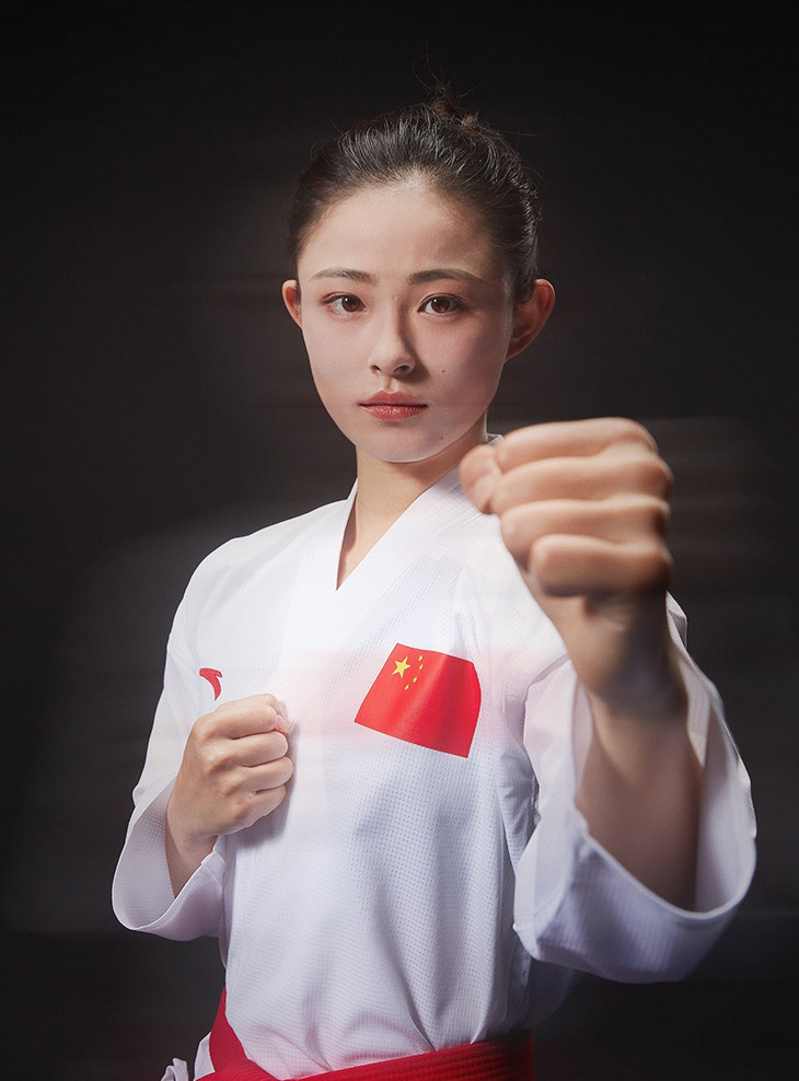 Những ngày qua, nữ hoàng Karate xứ Trung có tên Gong Li (Củng Lợi) trở thành hiện tượng khi xuất hiện trên sàn đấu tại Olympic Tokyo.